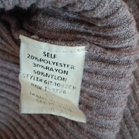 Kendall & Kylie Open Shoulder Long Sleeve Top - Picture 4 of 4